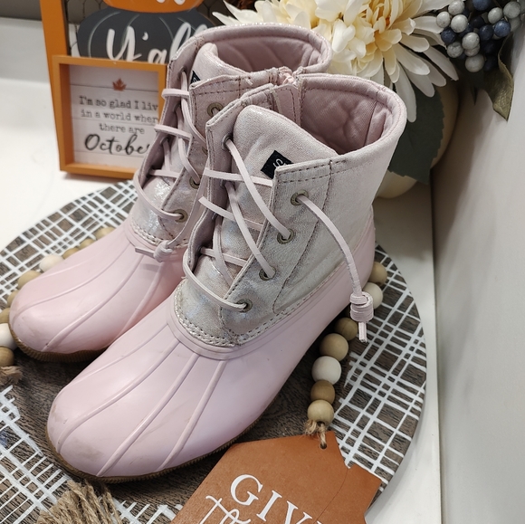 🩷 GUC Sperry Topsider Big Kid's Saltwater Baby Pink Metallic Duck Boots, 4M - Picture 3 of 16